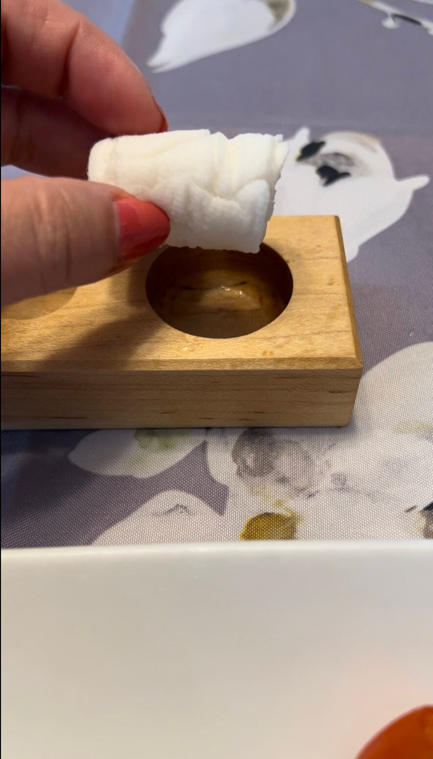 Eco-friendly finger rinser, wooden case, wipe case, compressed wipe, wooden case compressed wipes.