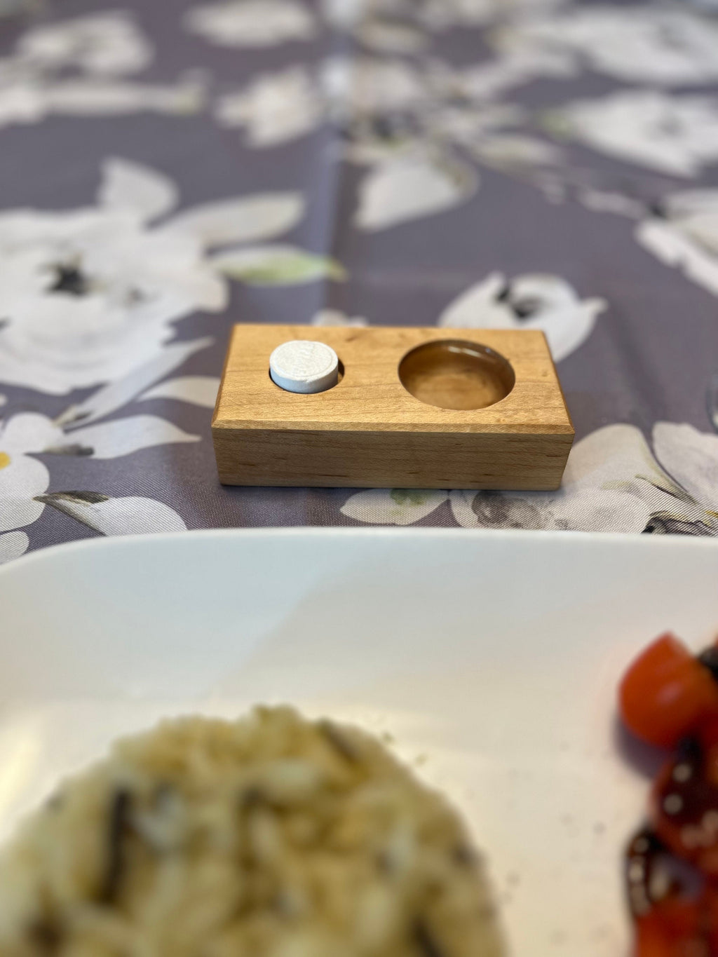 Eco-friendly finger rinser, wooden case, wipe case, compressed wipe, wooden case compressed wipes.