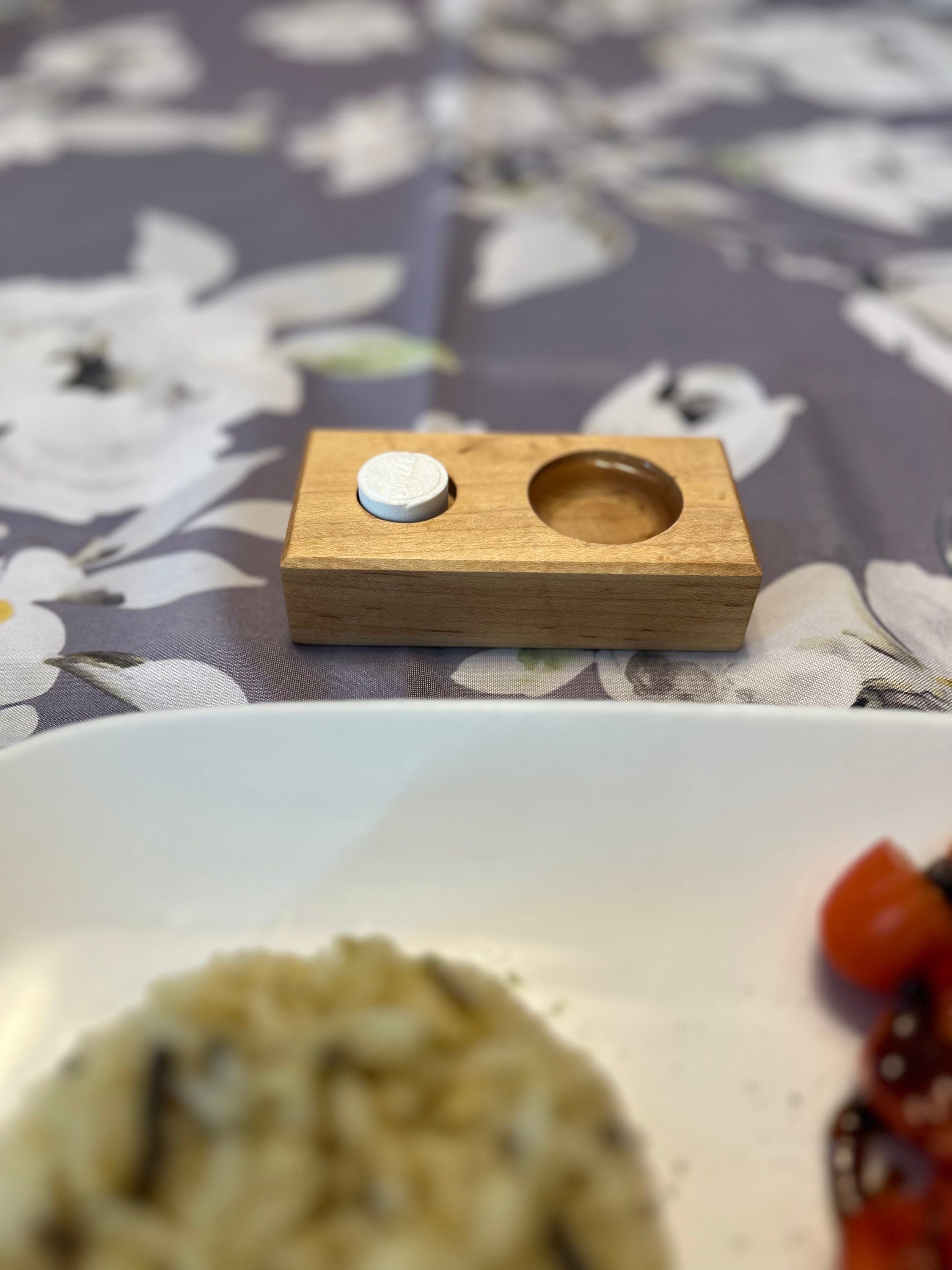 Eco-friendly finger rinser, wooden case, wipe case, compressed wipe, wooden case compressed wipes.