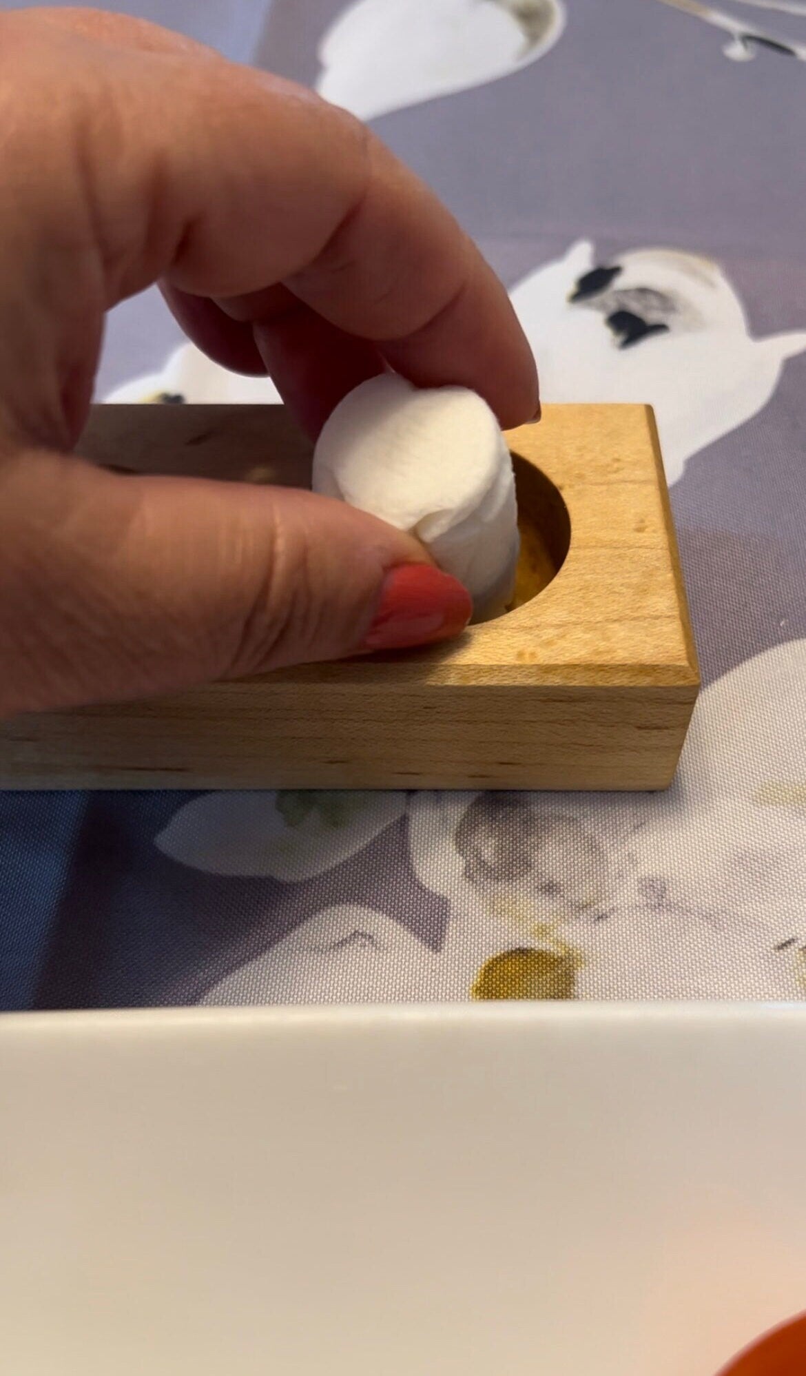 Eco-friendly finger rinser, wooden case, wipe case, compressed wipe, wooden case compressed wipes.